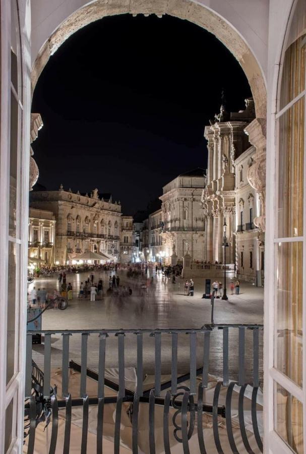 Apartament Ortigia Charme Piazza Duomo Syrakuzy Zewnętrze zdjęcie