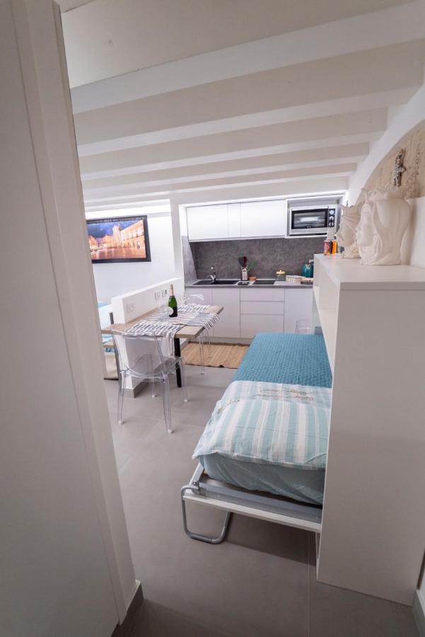 Apartament Ortigia Charme Piazza Duomo Syrakuzy Zewnętrze zdjęcie