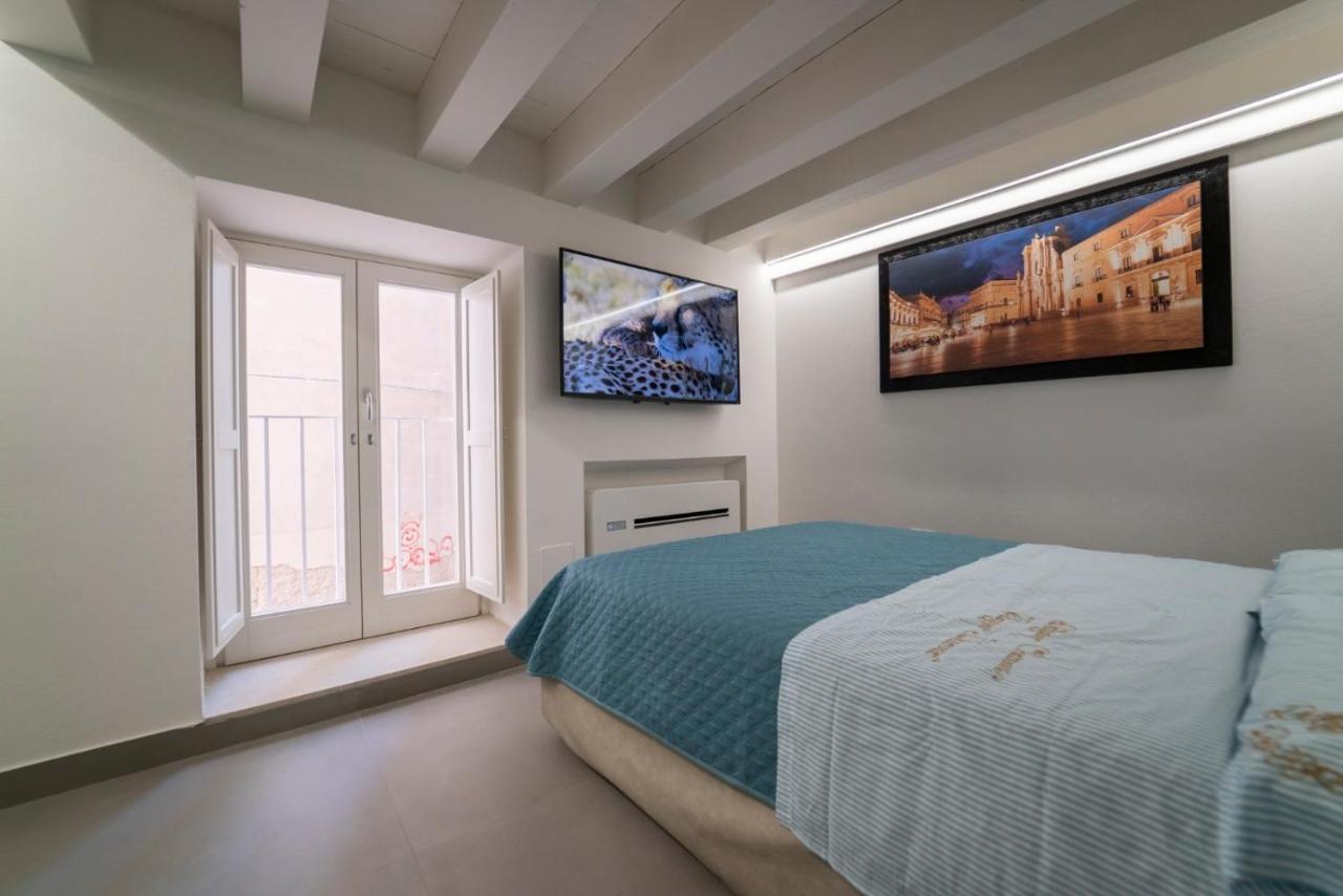 Apartament Ortigia Charme Piazza Duomo Syrakuzy Zewnętrze zdjęcie