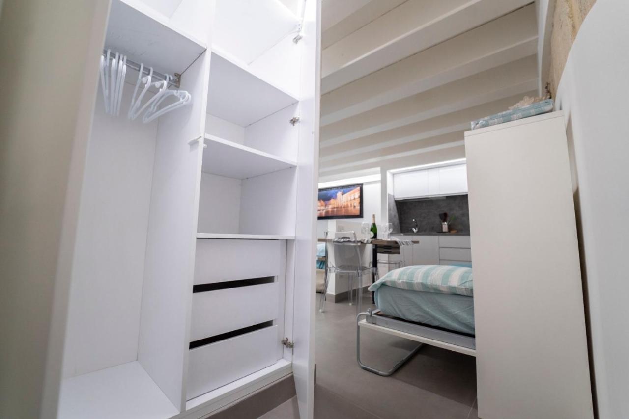 Apartament Ortigia Charme Piazza Duomo Syrakuzy Zewnętrze zdjęcie