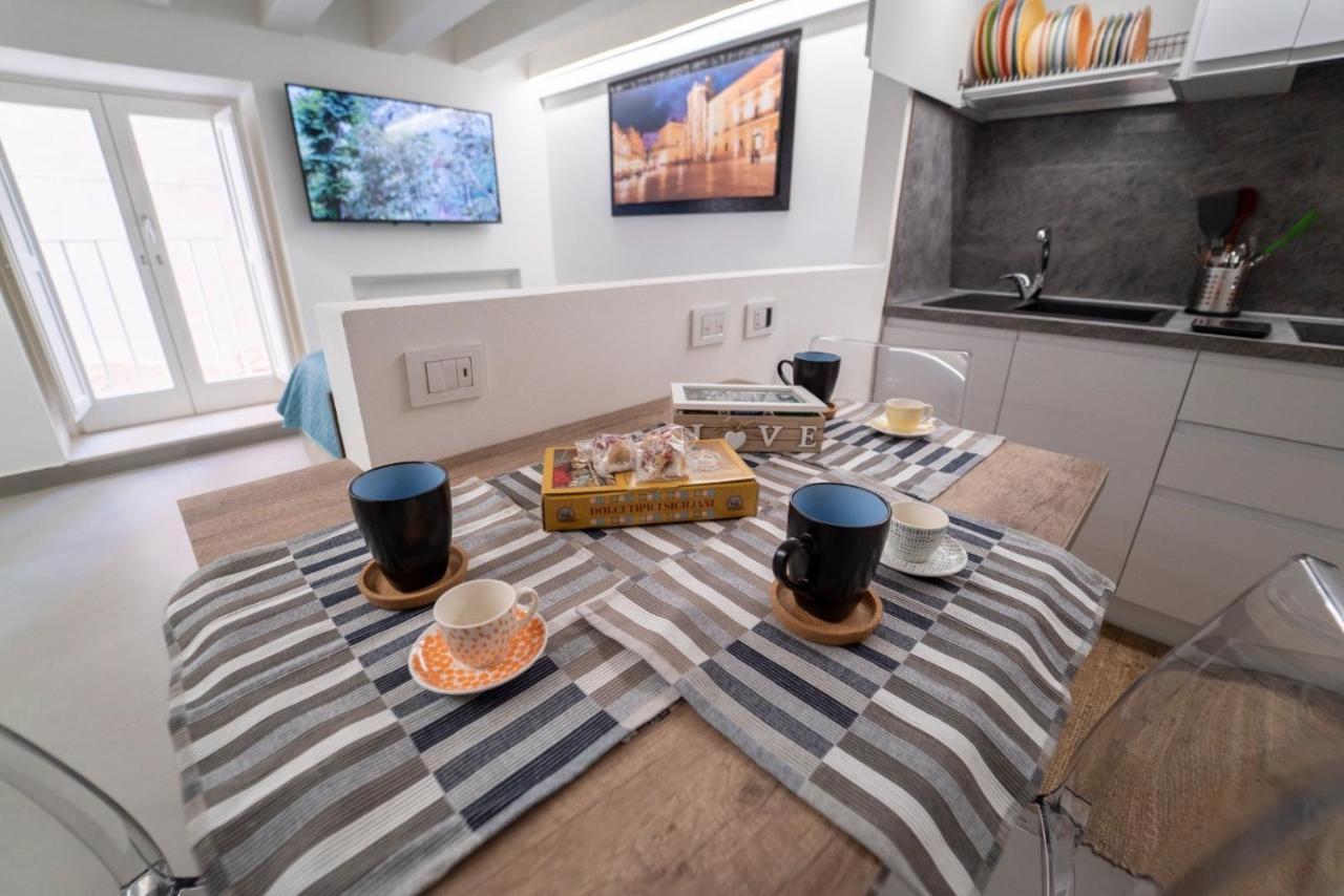 Apartament Ortigia Charme Piazza Duomo Syrakuzy Zewnętrze zdjęcie