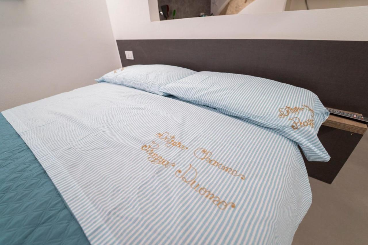Apartament Ortigia Charme Piazza Duomo Syrakuzy Zewnętrze zdjęcie