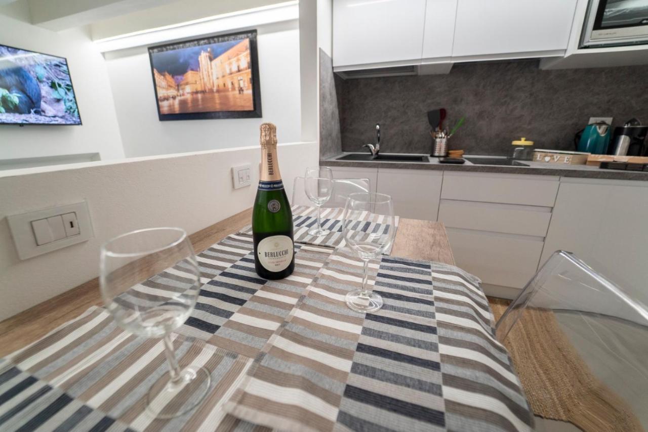 Apartament Ortigia Charme Piazza Duomo Syrakuzy Zewnętrze zdjęcie